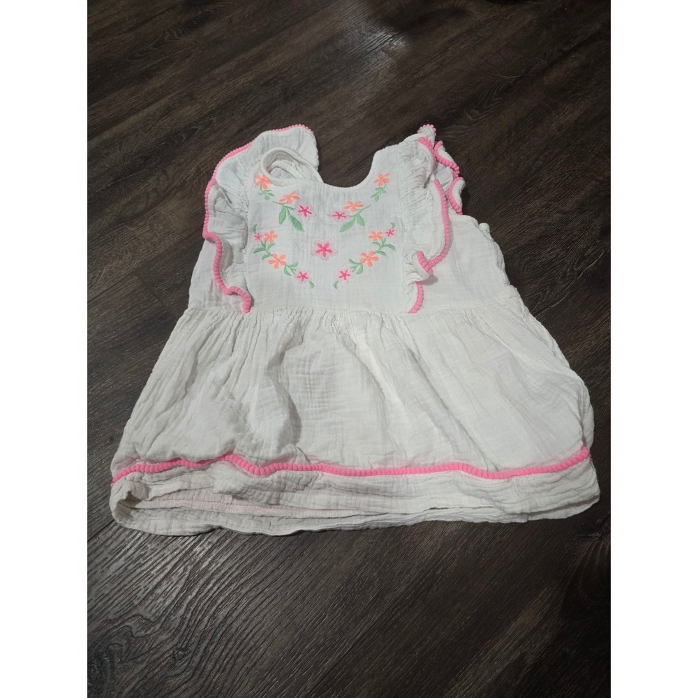 Crown & Ivy Kids White Gauze Floral Embroidered Pom Pom Ruffle Top Large L